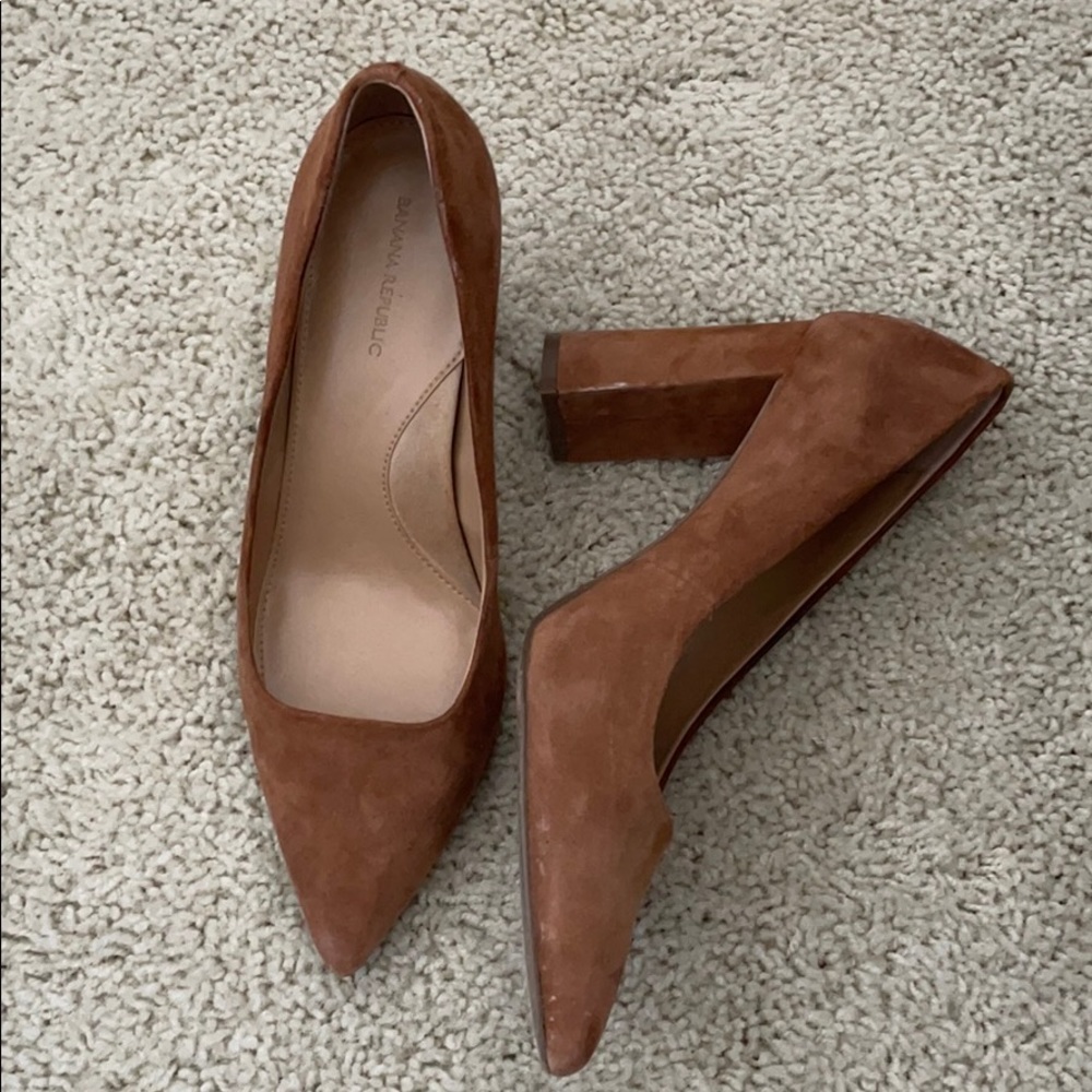 Banana Republic block heel brown suede heels